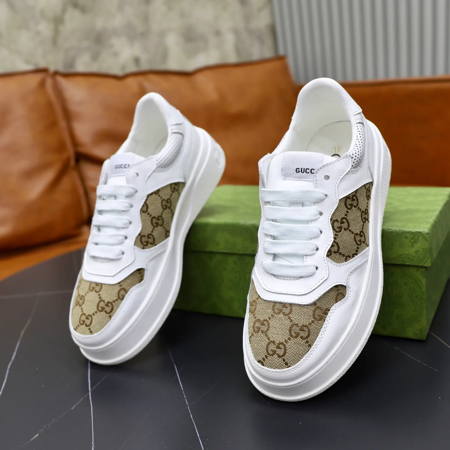 Men's shoes: 400💰🙅‍♂️🙅‍♂️🙅‍♂️ Brand: GUCCI Standard code: 38-44 (45 customized) Grade: Same as the official website Material: Original leather splicing brand cloth Comfortable and breathable sheepskin lining Lightweight wear-resistant outsole Style category: Men's fashion casual shoes Sports shoes Distinguished luxury brand elements Top luxury Color: actual picture color